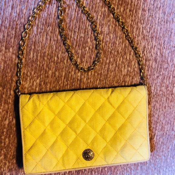 Authentic Chanel Vintage Yellow Straw Shoulder Bag - Picture 2 of 13